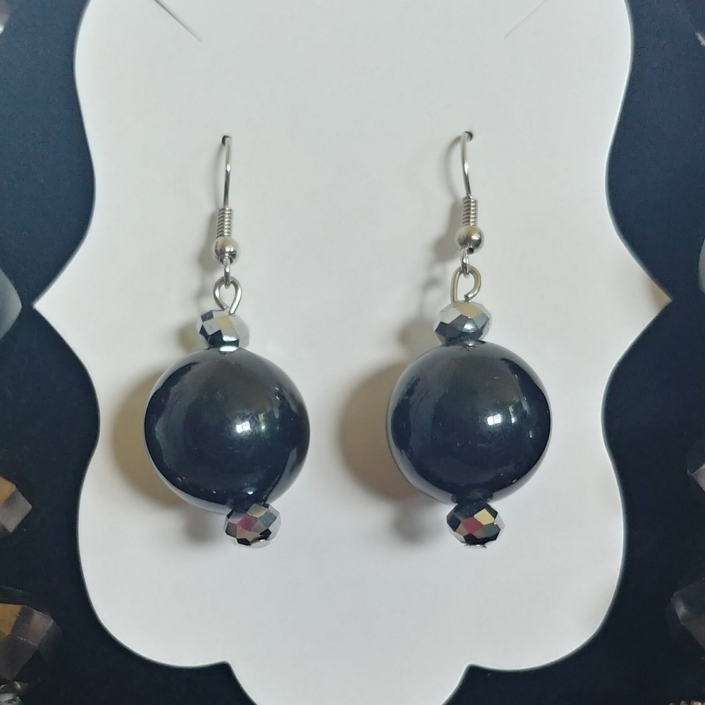 Beautiful Bold Black Bead & Crystal with Crown Pendant Necklace Set - Picture 2 of 6